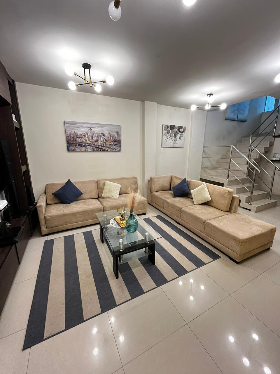 House Premium Side View